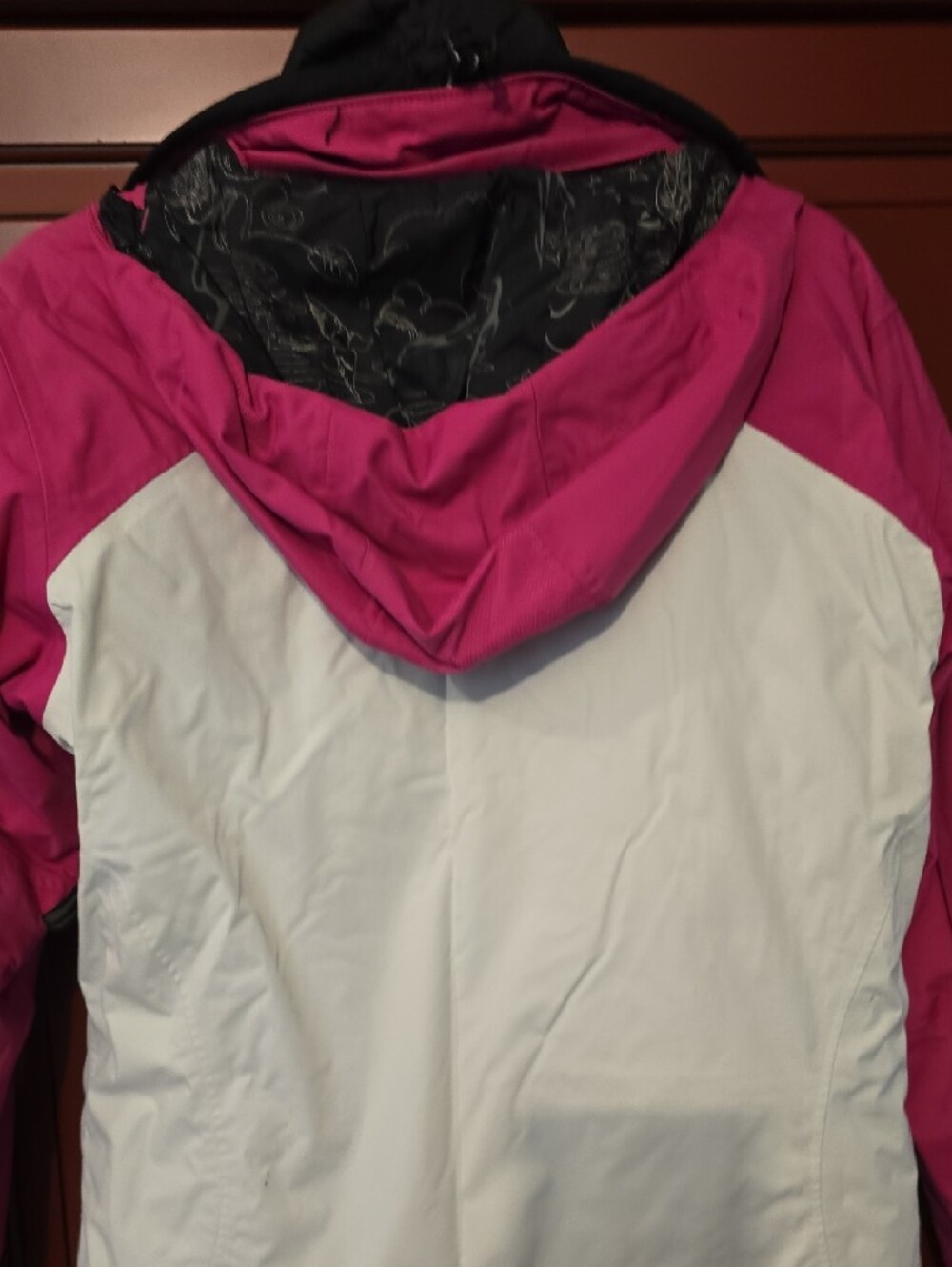 Columbia Women's White and Pink Ski Jacket - Picture 7 of 12